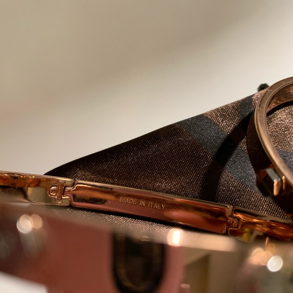 TOV ESSENTIALS Rose Gold Rivets Bangle Bracelet - Picture 4 of 7
